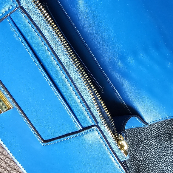 Lots crossbody bag - Picture 6 of 8